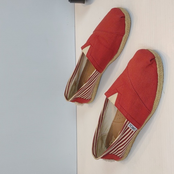 Toms Women's University Red Classic Rope Sole Slip-On Red / Ivory Stripe Flats - Picture 2 of 10